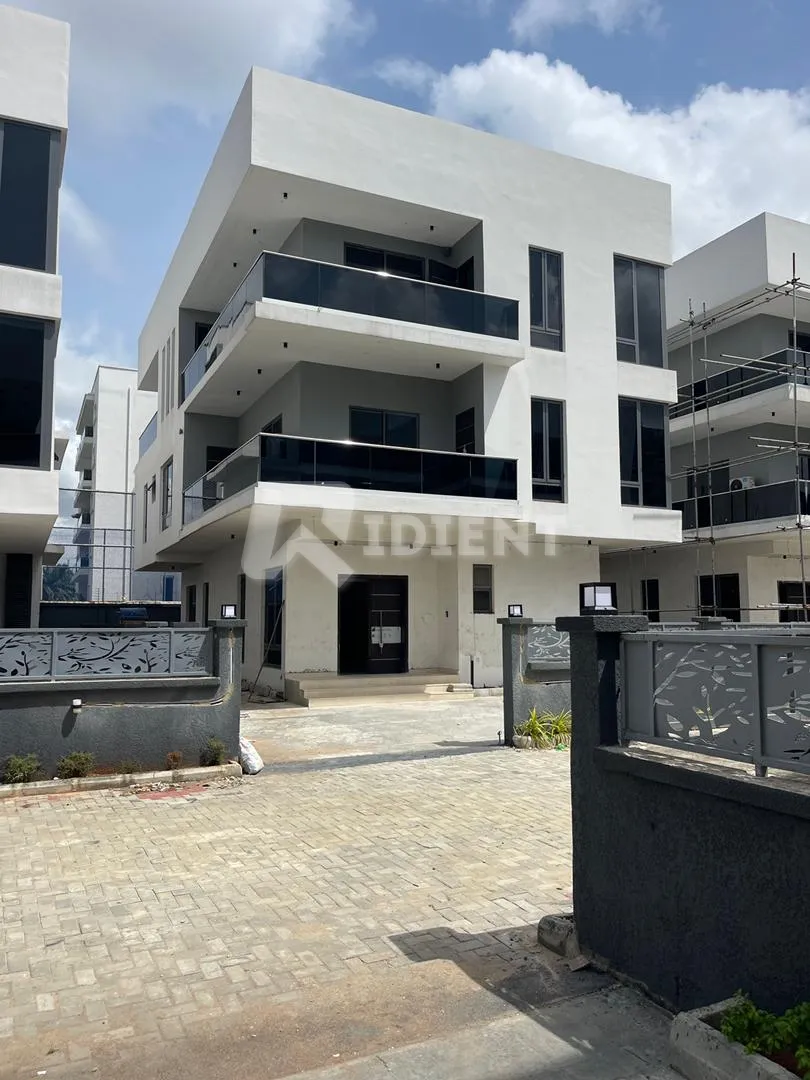 6 Bedroom Fully Detached Duplex with Pool & Gym — Old Ikoyi